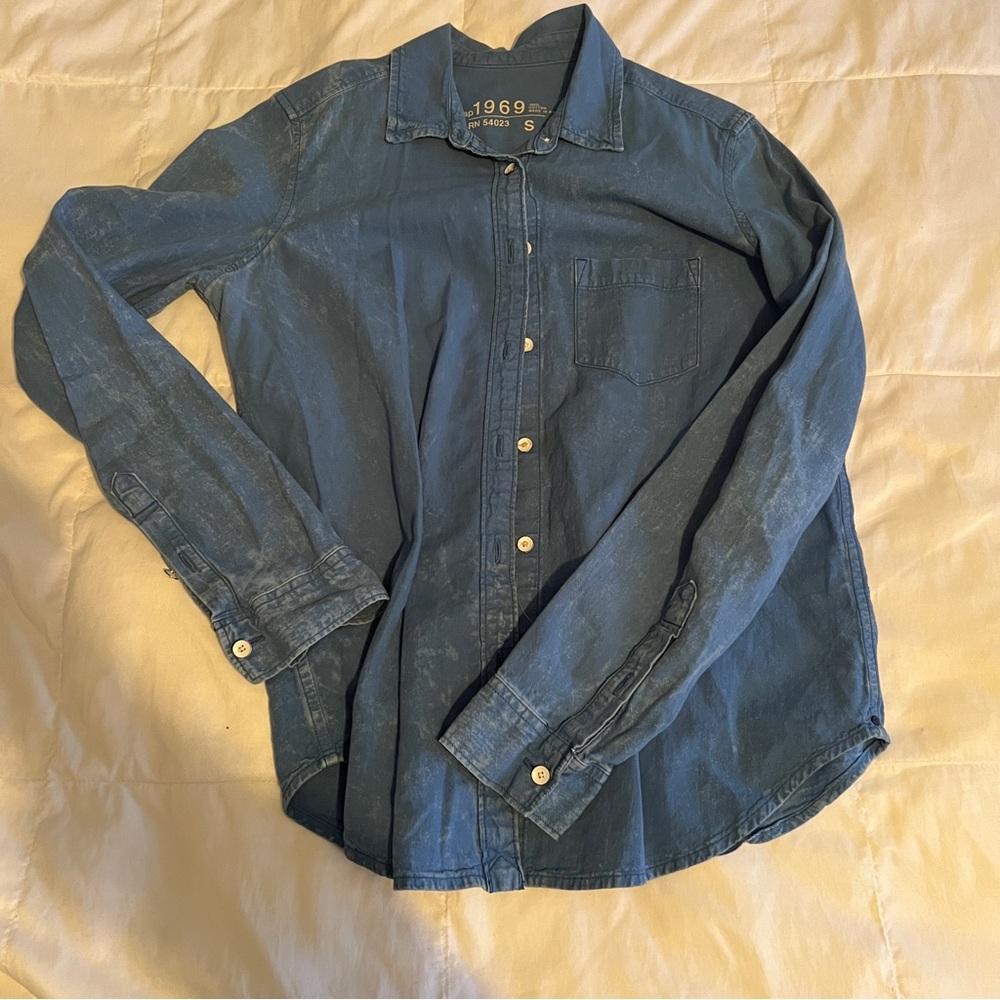 GAP Button Down